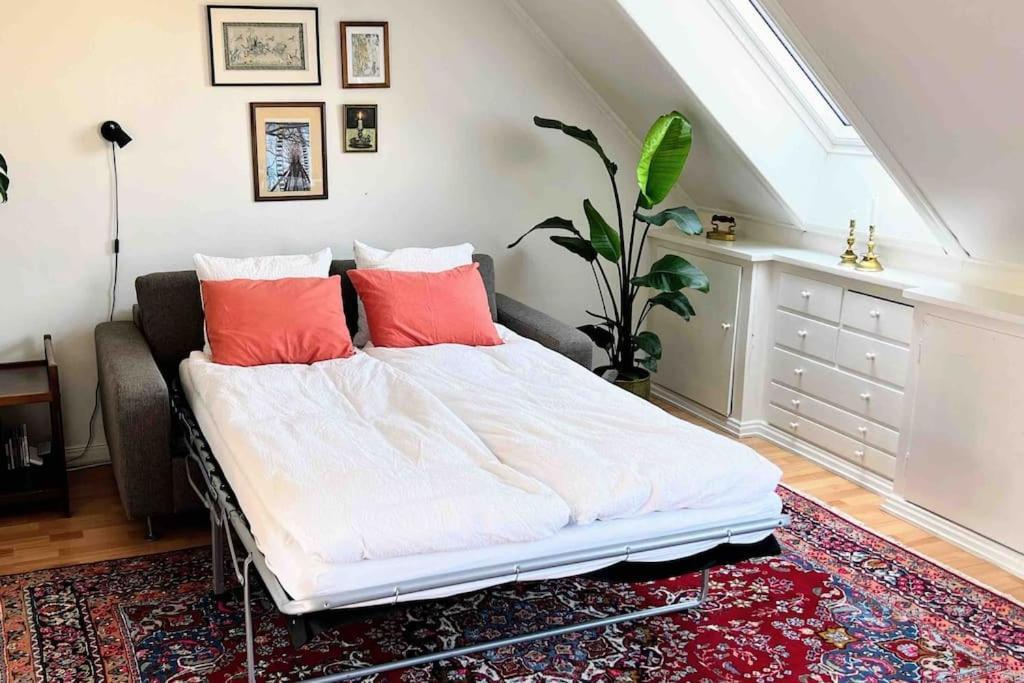 Central 2Br With Balconies And Art In Historical University Area Bergen Eksteriør billede
